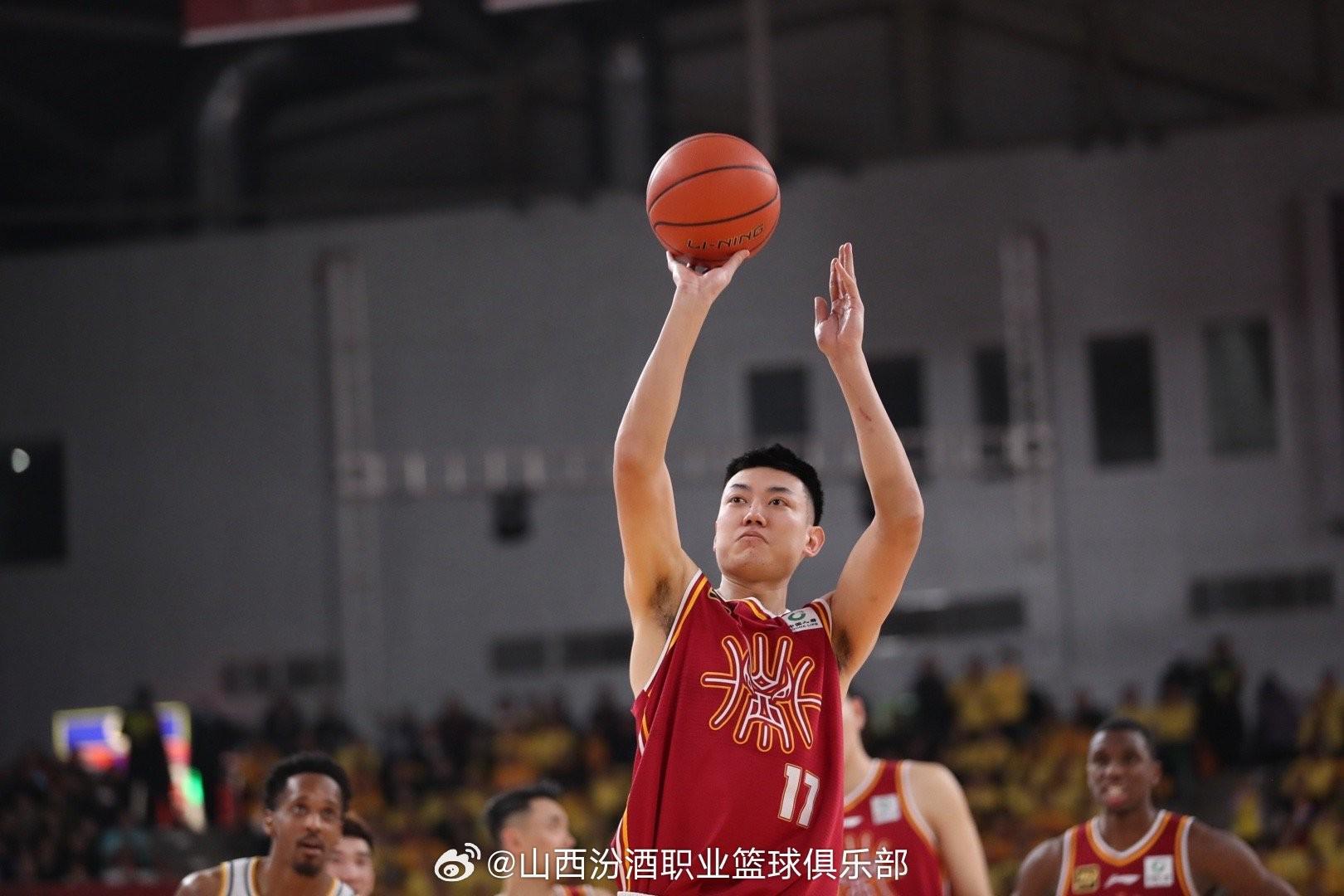 官方：焦海龙左膝关节副韧带损伤+股骨远端软骨损伤，预计伤停4-6周