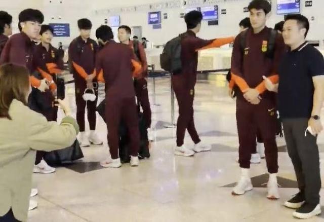 kaiyun管理-U23国足载誉而归 获高规格接机待遇