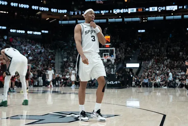 kaiyun集团-凯尔登：我和尚帕尼都打满82场，这说明我们医疗团队有多棒